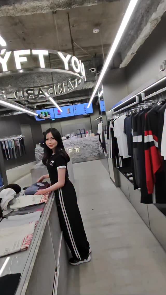 Lyft Store in Tokyo's Fashion District