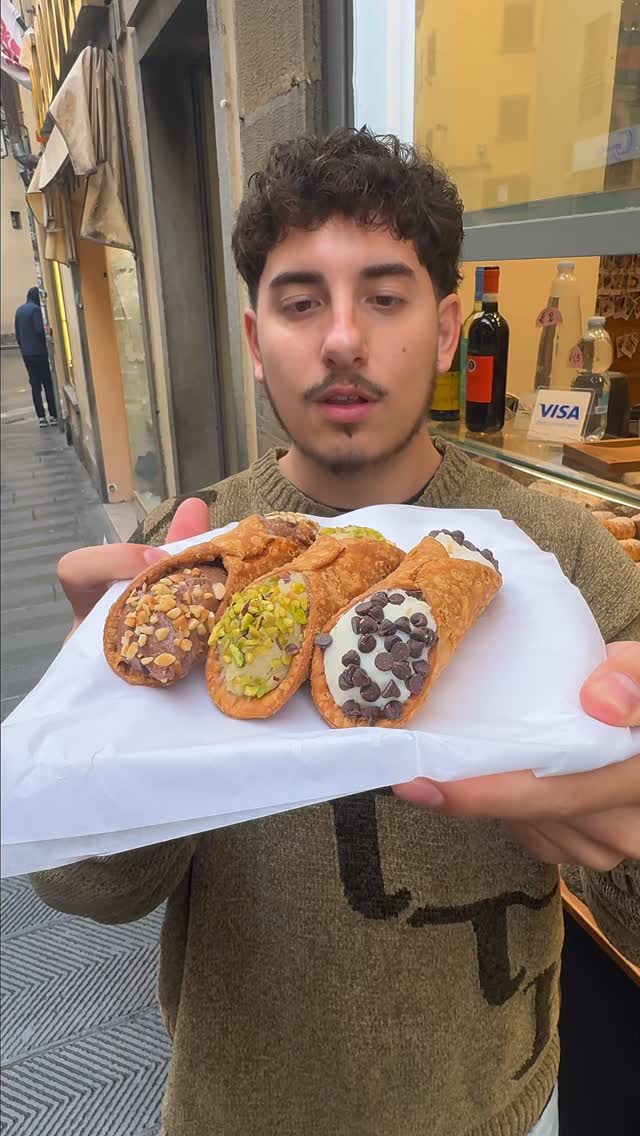 Gino's Bakery: Florence's Fresh Cannoli