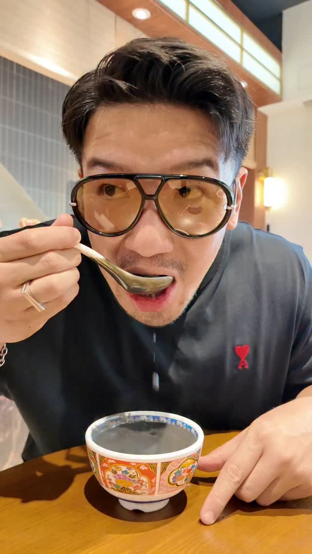 Guangzhou Viral Foods: Pigeon, Crab Roe Noodles, Dim Sum