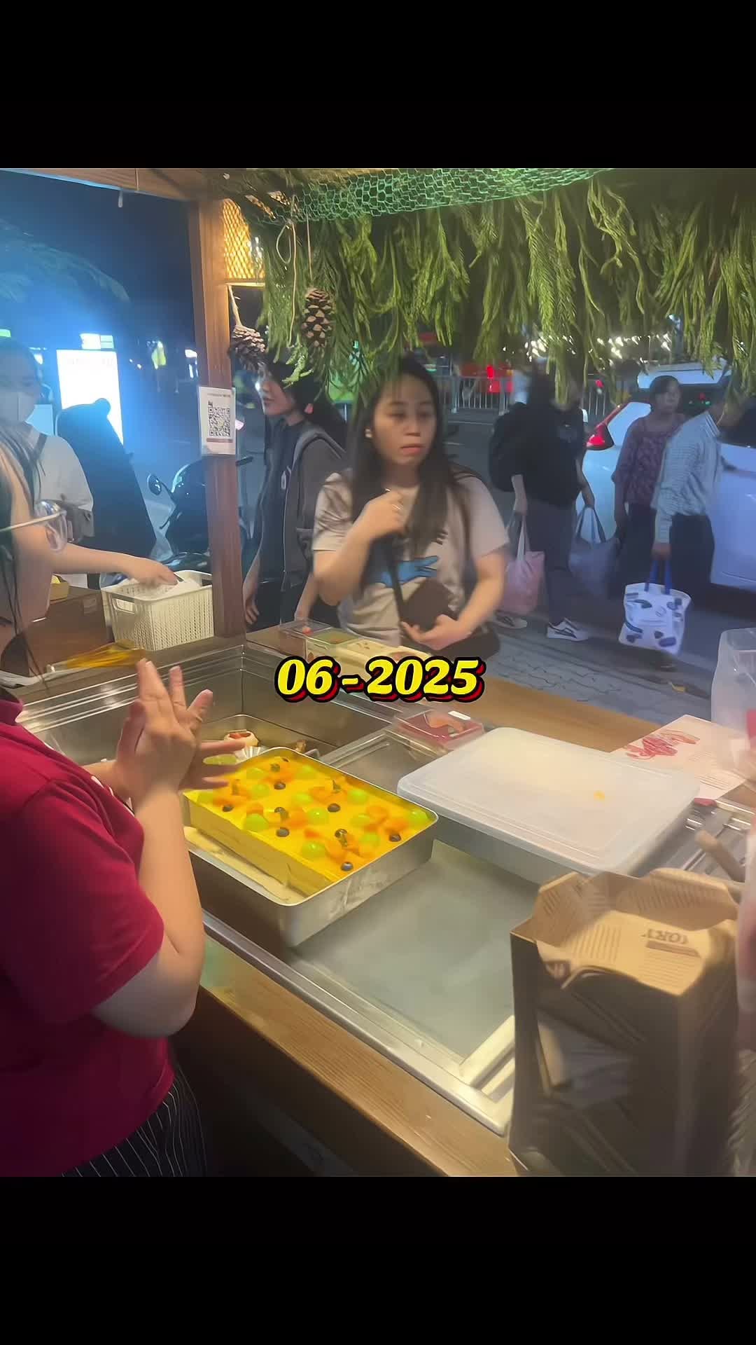 Mèo Lười Bakery Celebrates Its Growth