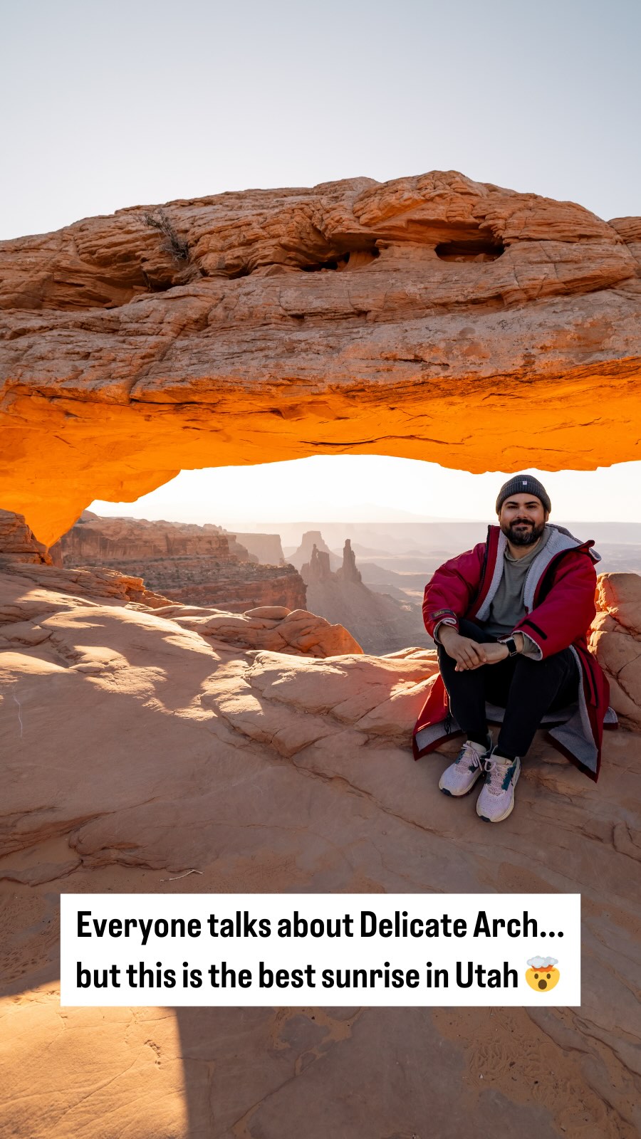 Sunrise Views At Mesa Arch In Canyonlands