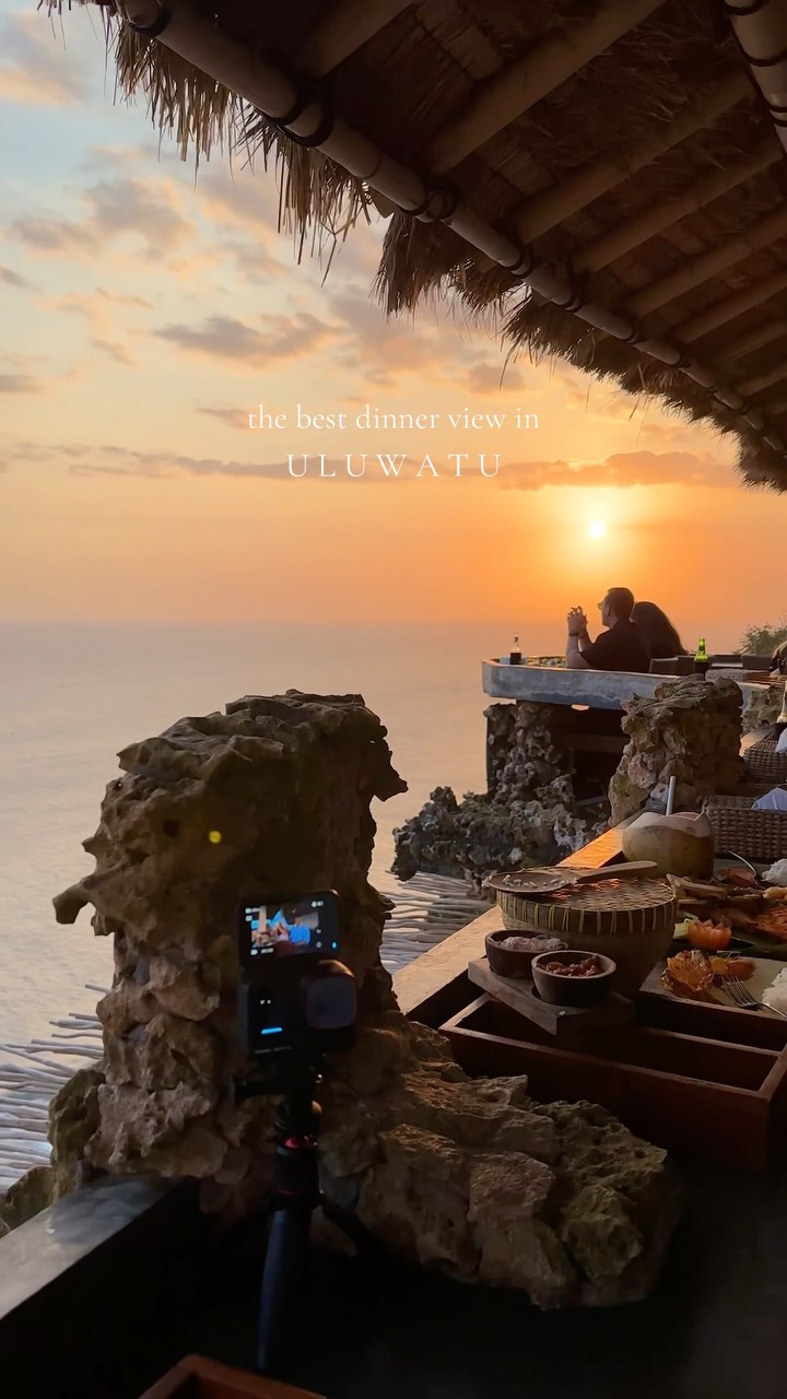 Malini Uluwatu: Seafood and Sunset Views