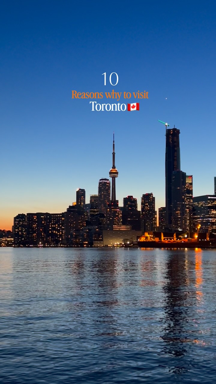 12 Attractions in Toronto
