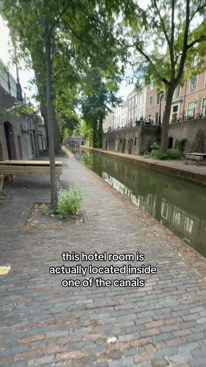 Utrecht Canal Cellar Hotel Rooms