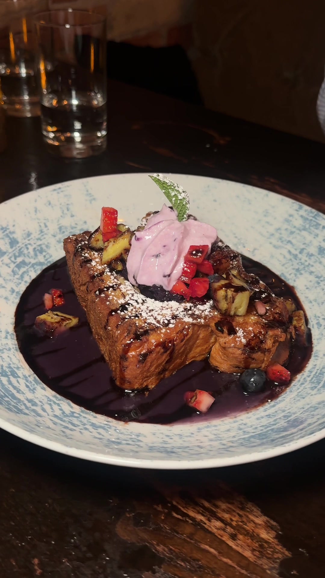 Chicago Brunch Spot Serves Sweet And Savory Bites
