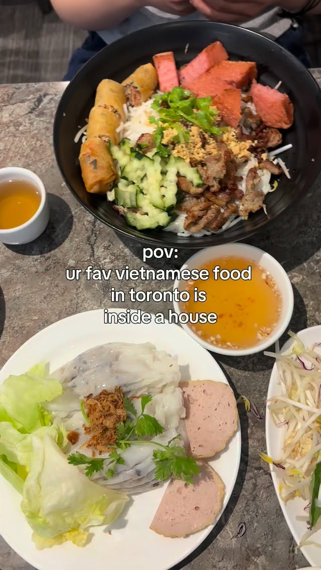 Que Ling: A Toronto Gem for Bun Bo Hue
