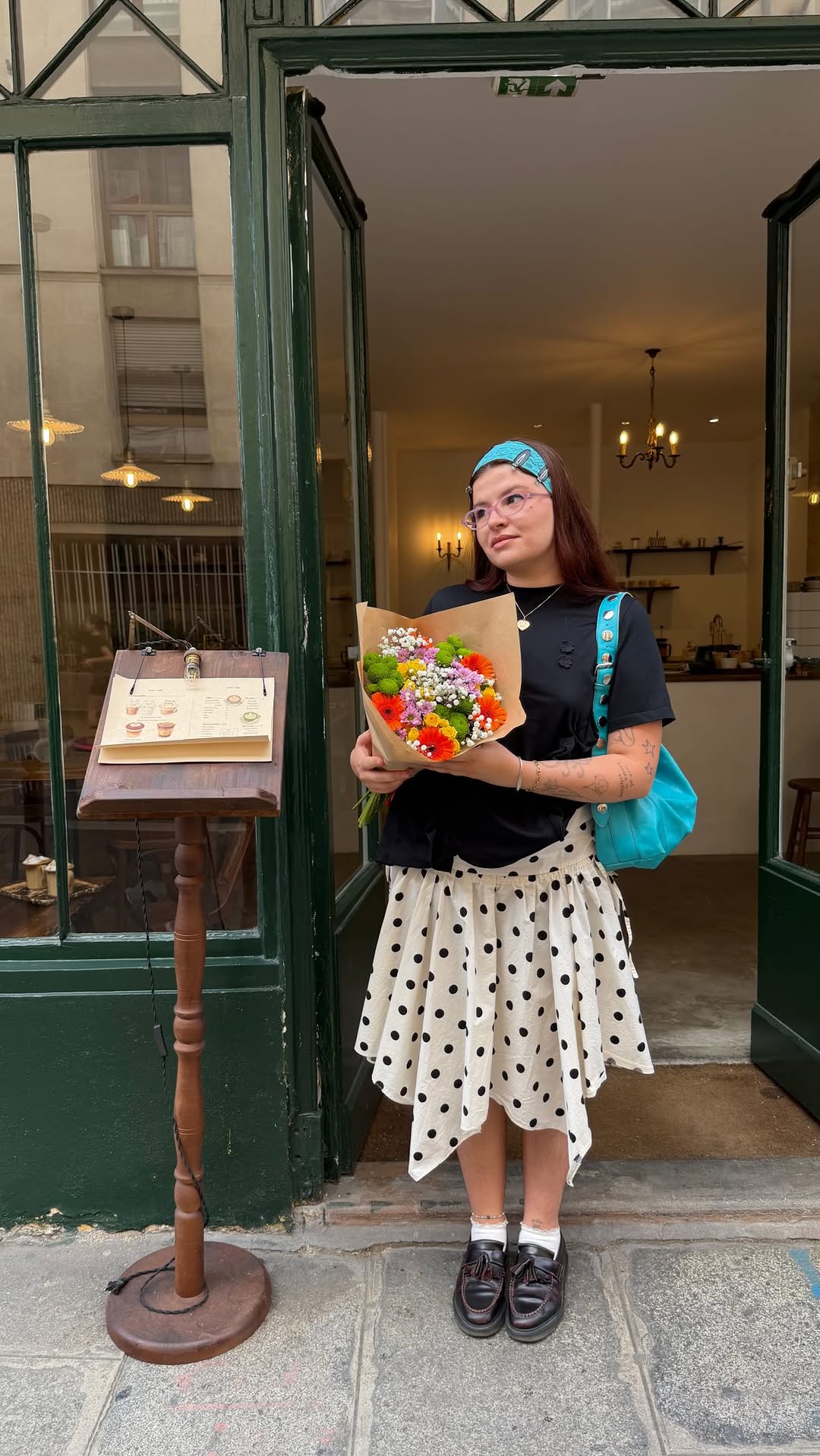 Charming Paris Cafe With Creative 3D Latte Art