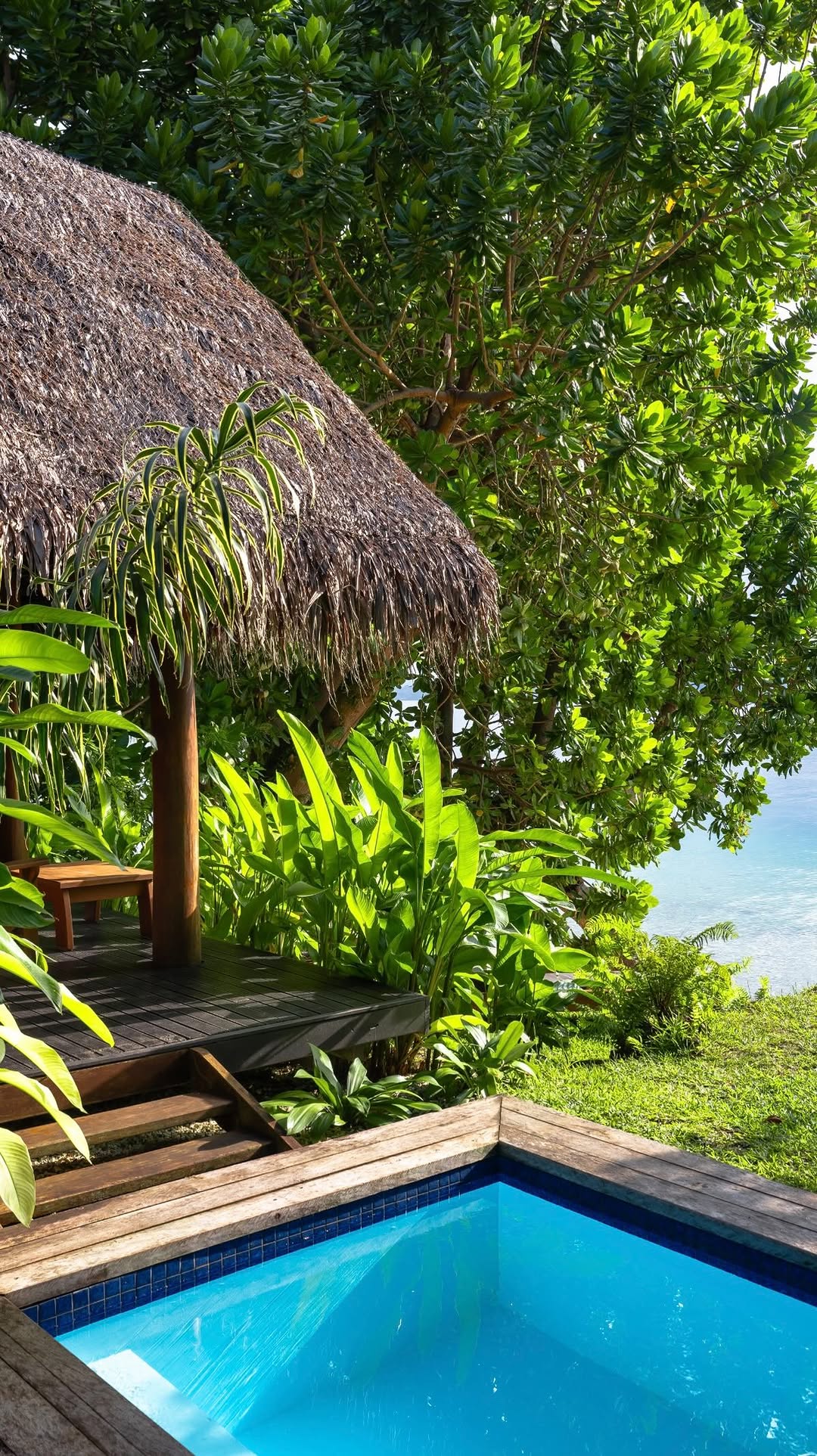 Vanuatu Escapes: Reefs, Beaches, and Blue Holes