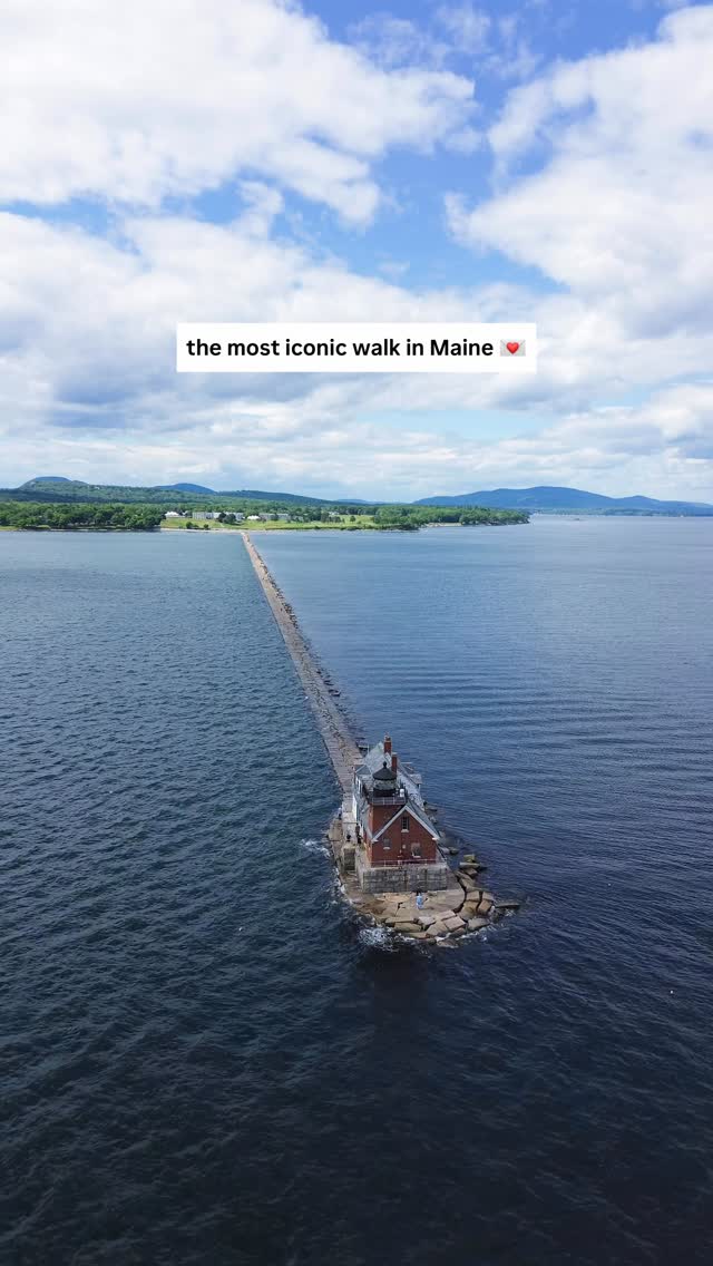 Rockland Breakwater Lighthouse Walk in Maine
