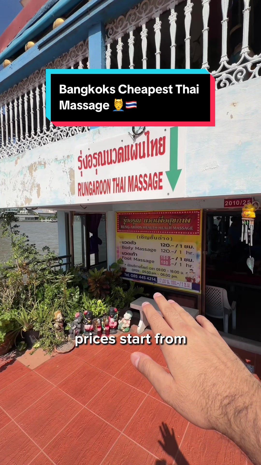 Authentic Thai Massage at Wat Worachanyawas