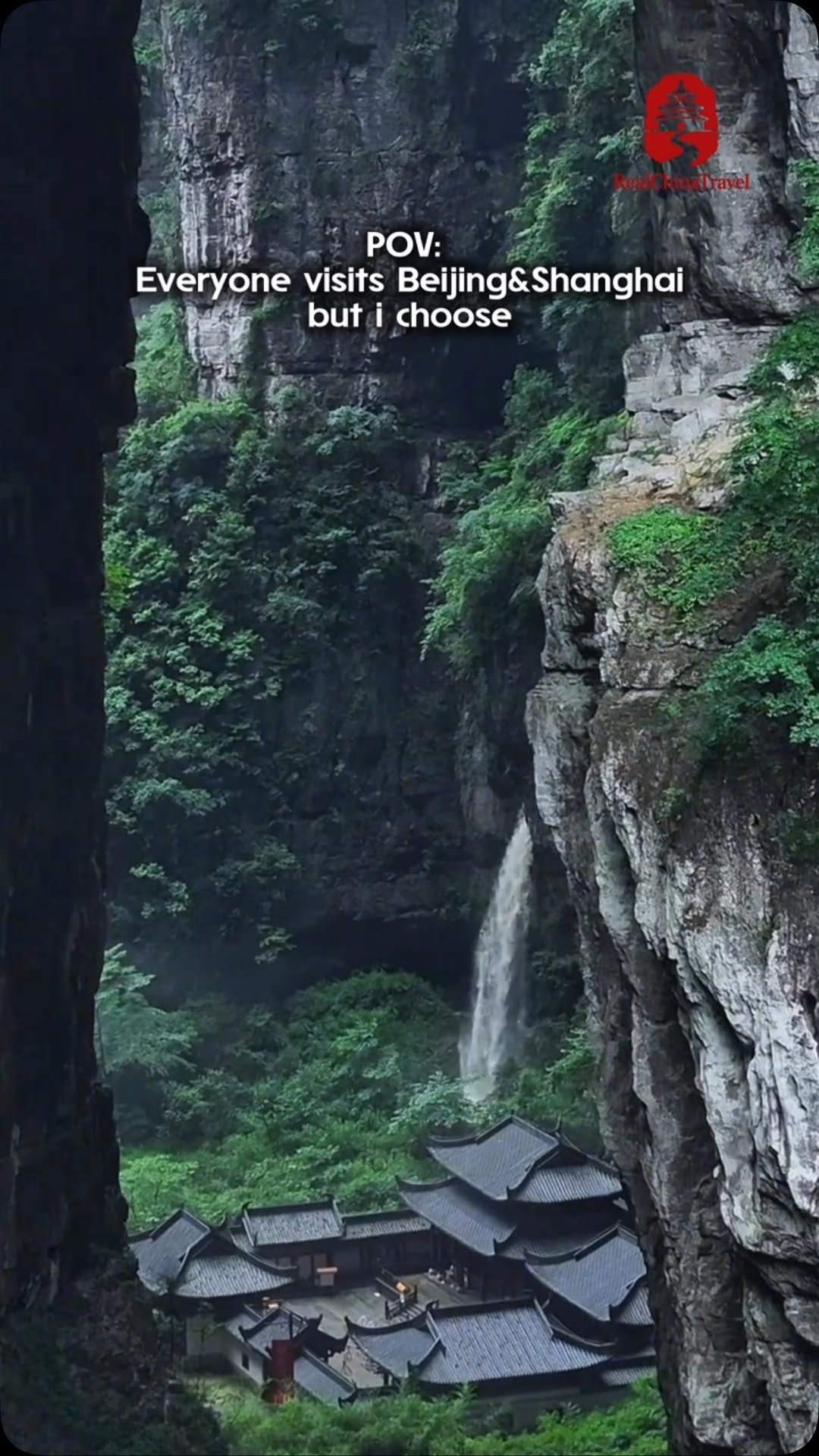 Karst Kingdom Near Chongqing Offers Wuxia Scenery