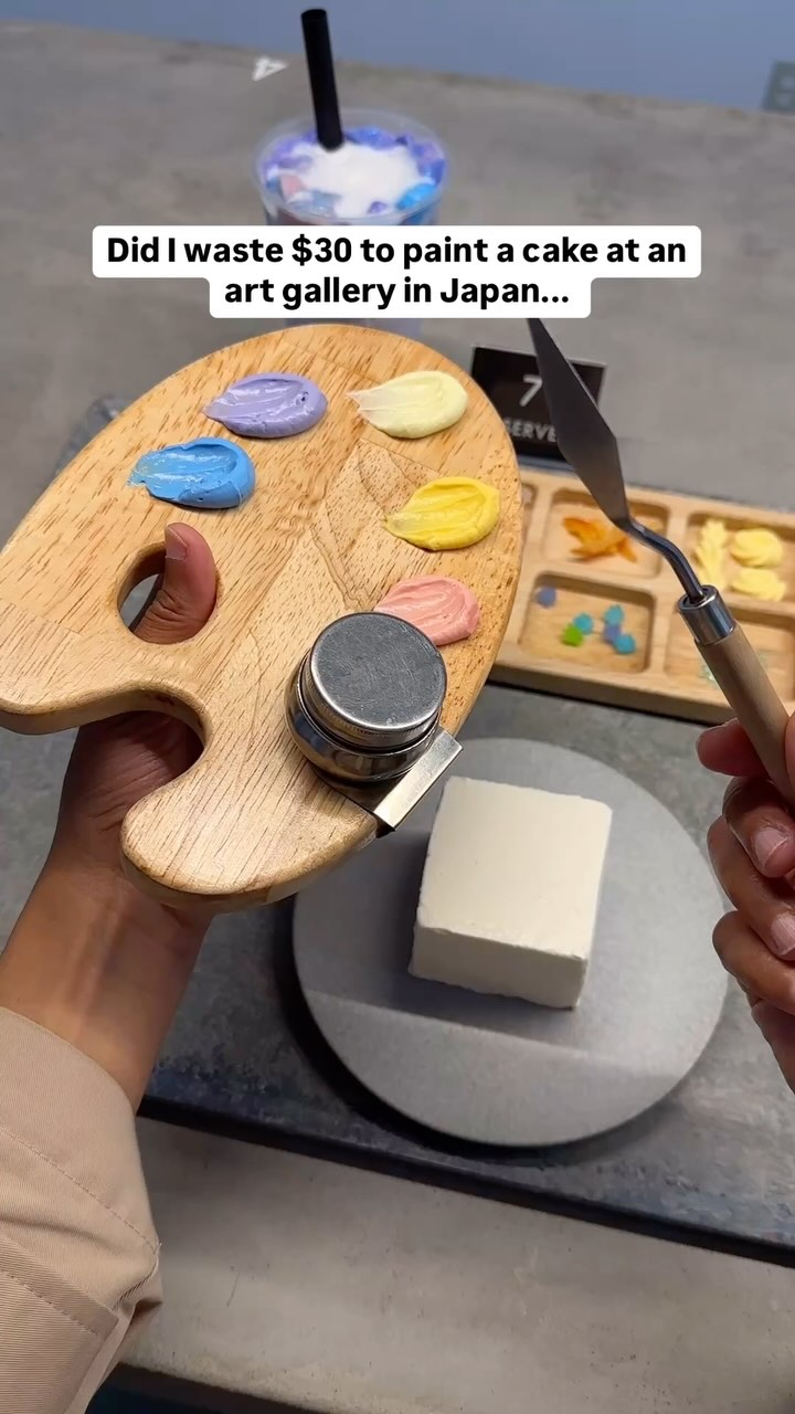 Osaka Art Cafe Offers Monet-Inspired Cake Painting
