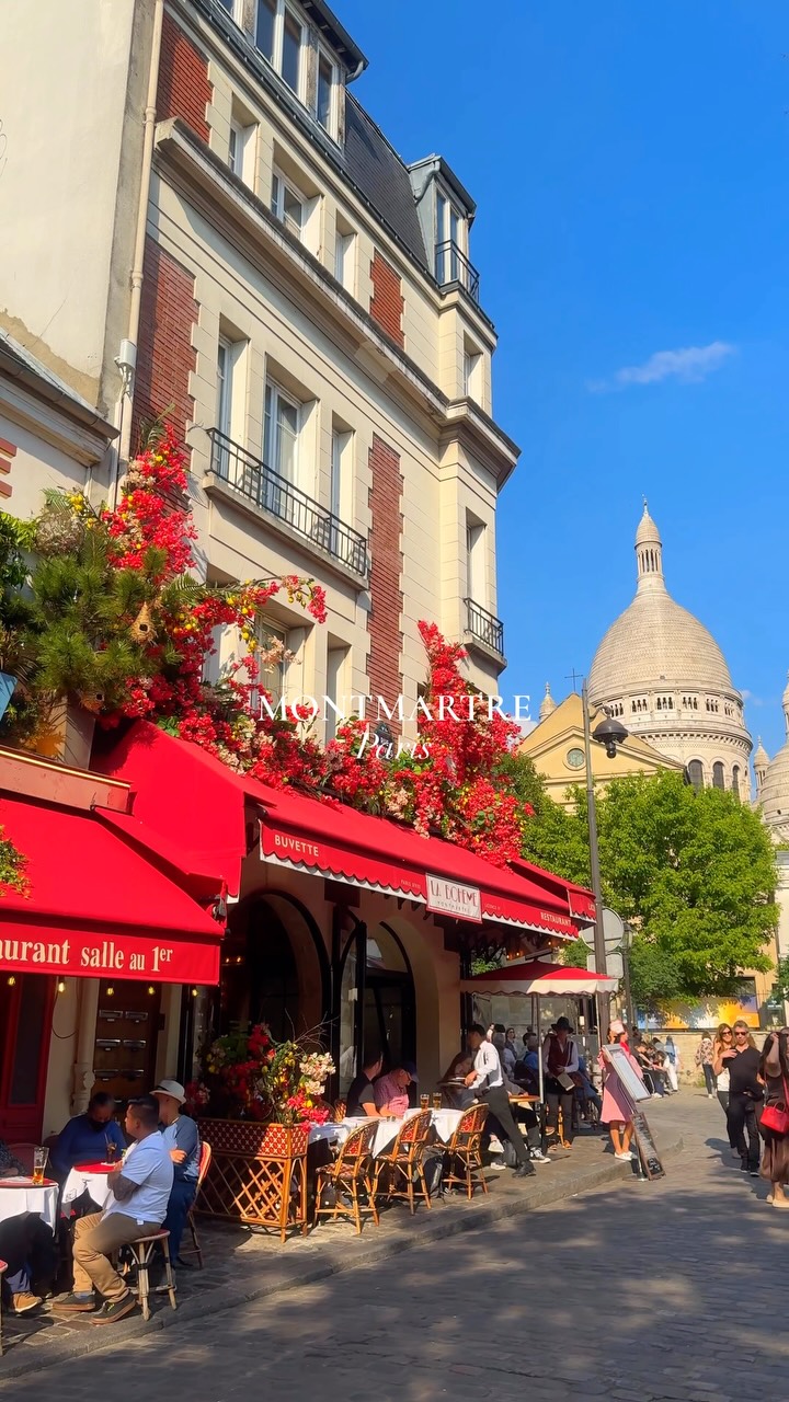 Explore Paris's Artistic Montmartre Neighborhood