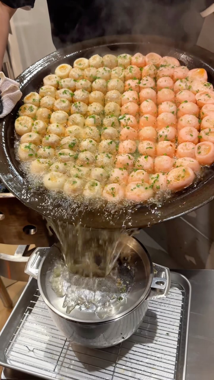 Red and White Soup Dumplings