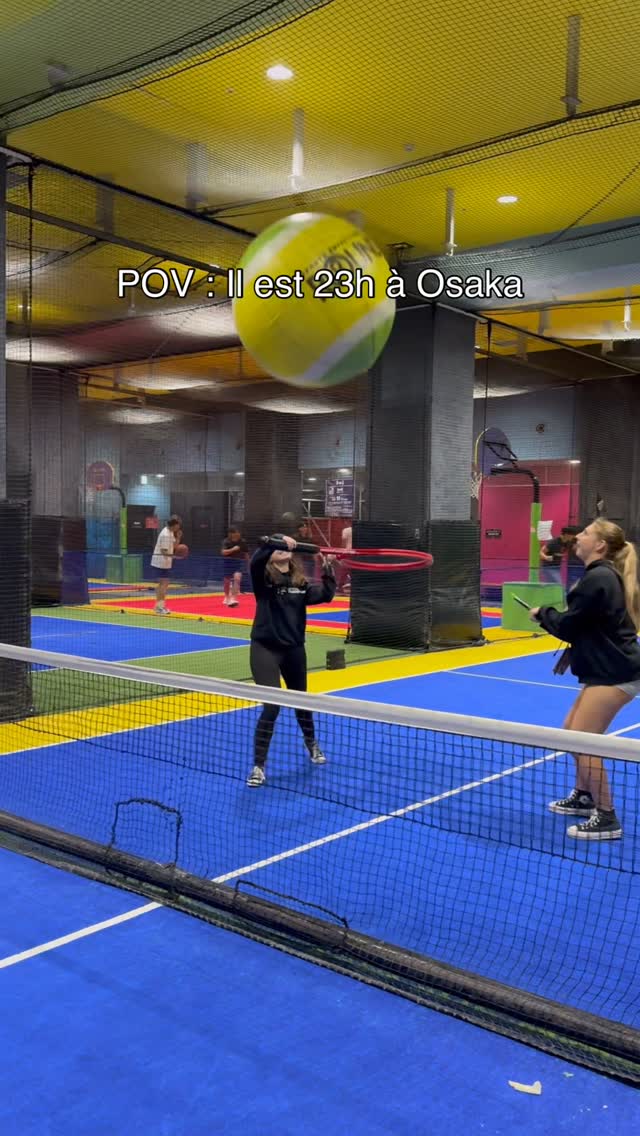 Osaka's Giant Tennis for Late-Night Fun