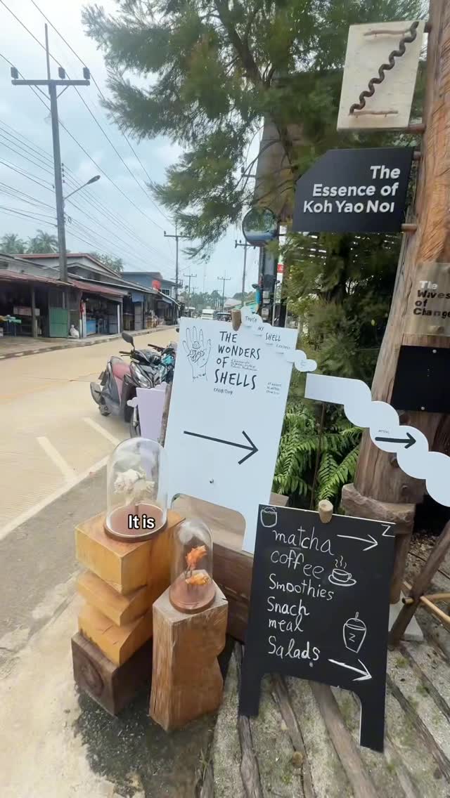 Island Paradise With Cute Cafes