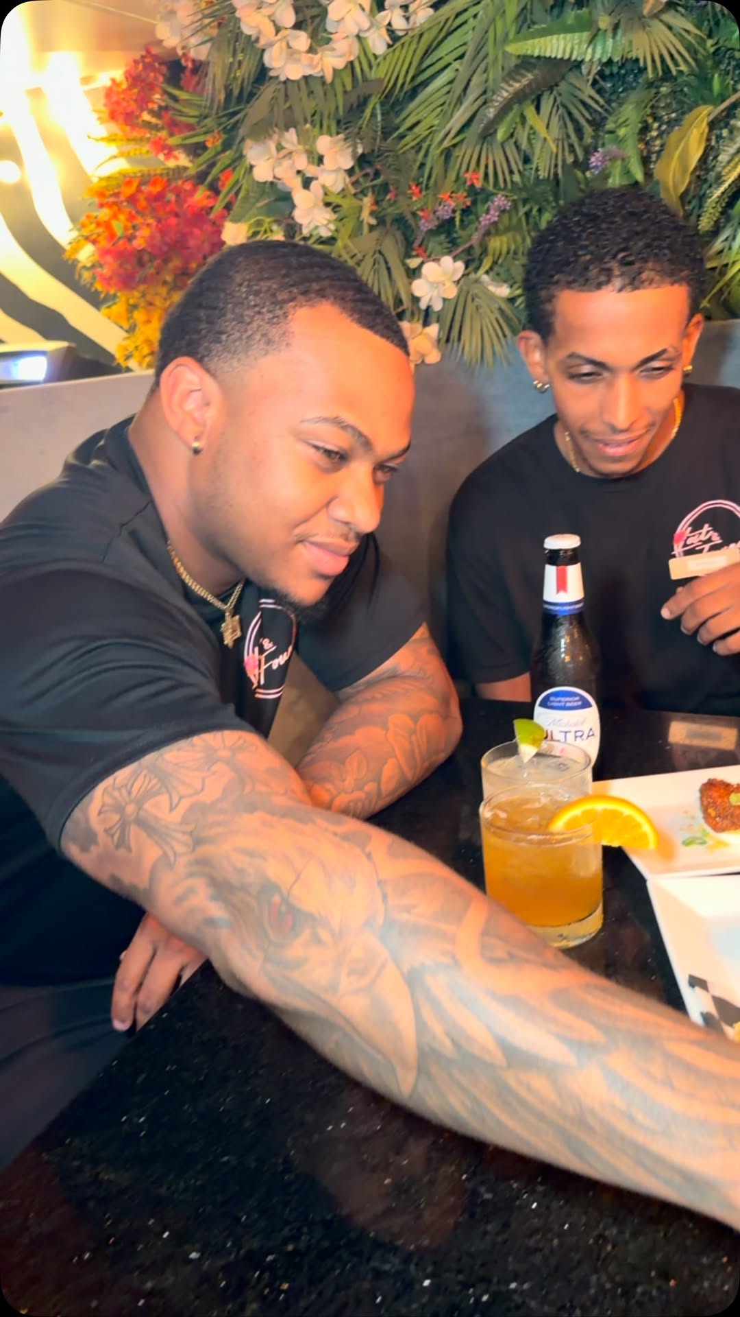 Houston's Best Happy Hour With Seafood