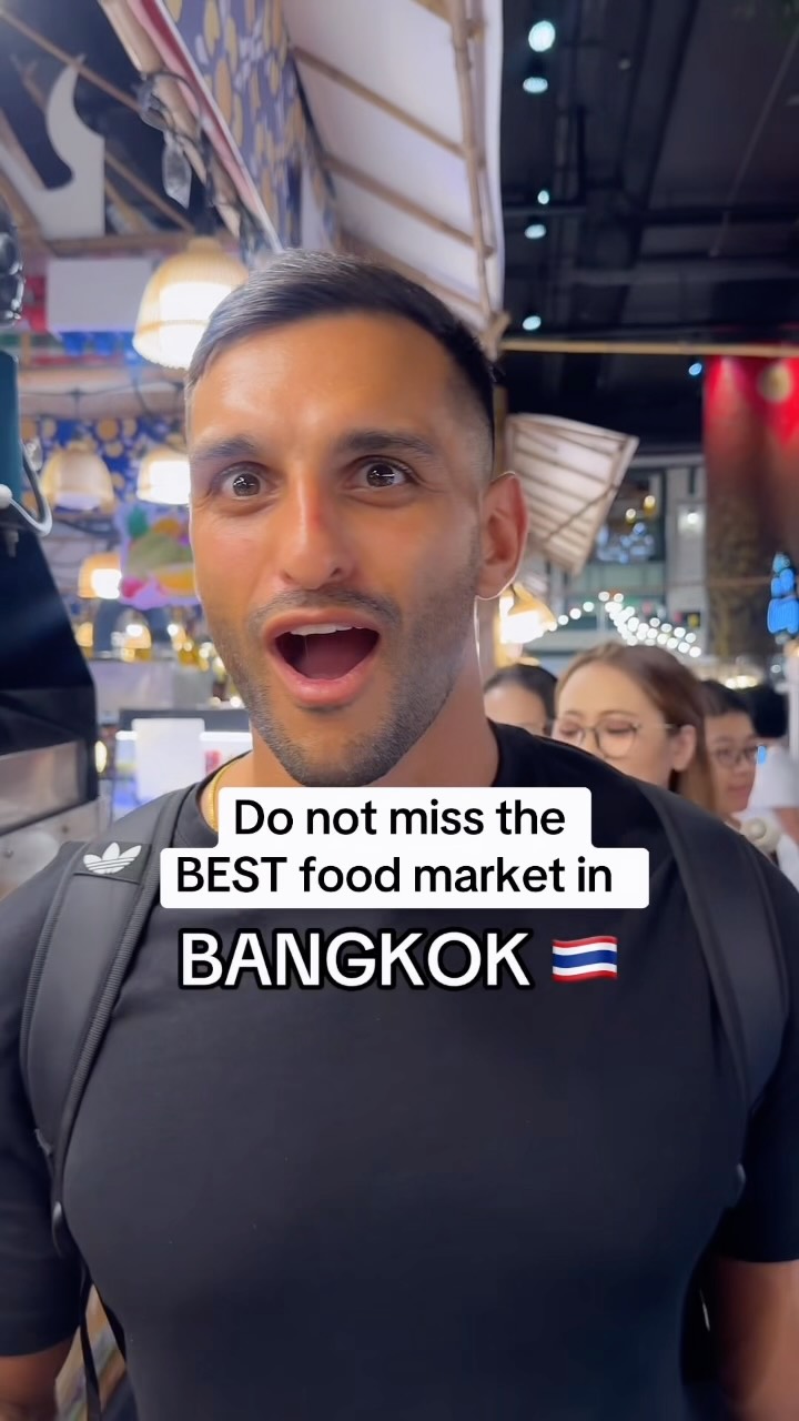 Iconic Bangkok Food Market Offers Endless Delights