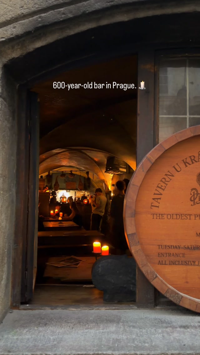 Candlelit Medieval Tavern Offers Fantasy RPG Experience