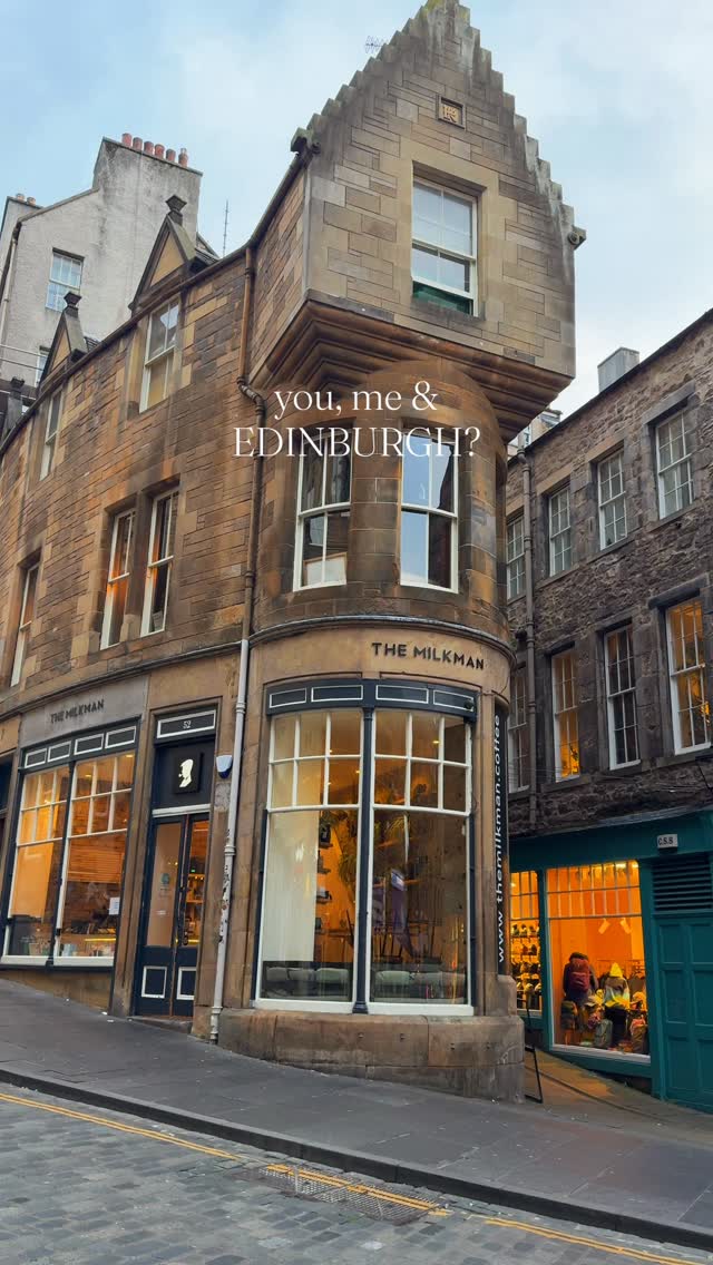 Iconic Edinburgh Landmarks And Charming Streets