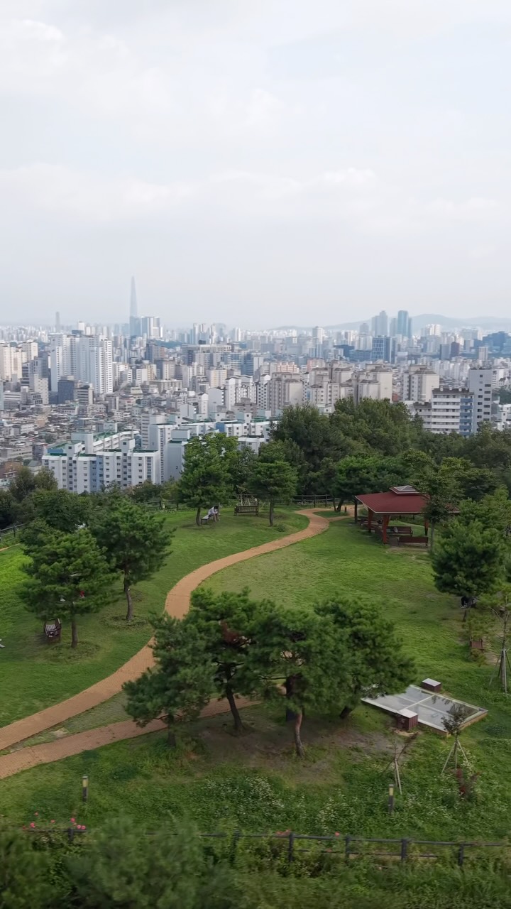Historical Seoul Hills and Royal Tombs