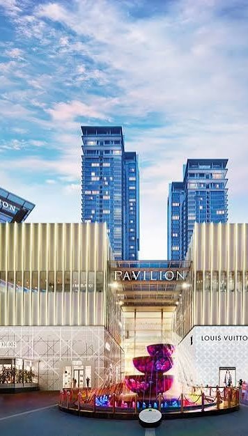 Kuala Lumpur Shopping Experiences: Malls to Markets