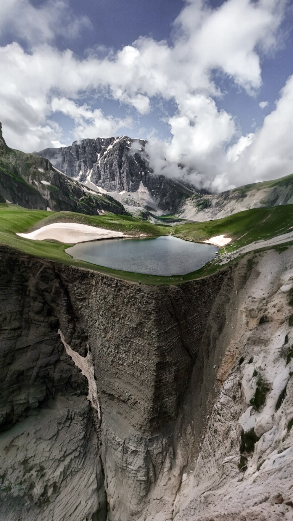 Drakolimni: A Rewarding Hike Beyond The View