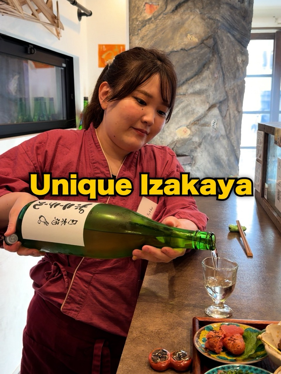 Osaka Izakaya Offers Sake, Wagyu, and Onigiri