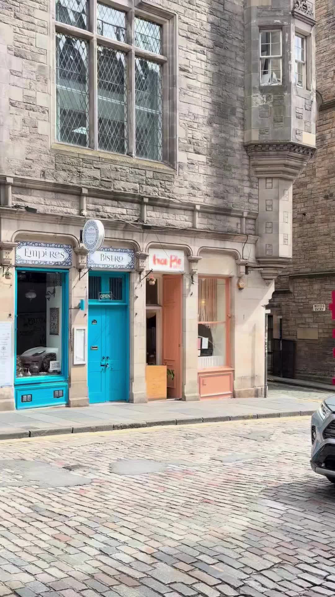 Edinburgh's Royal Mile Ice Cream and Shopping Tour