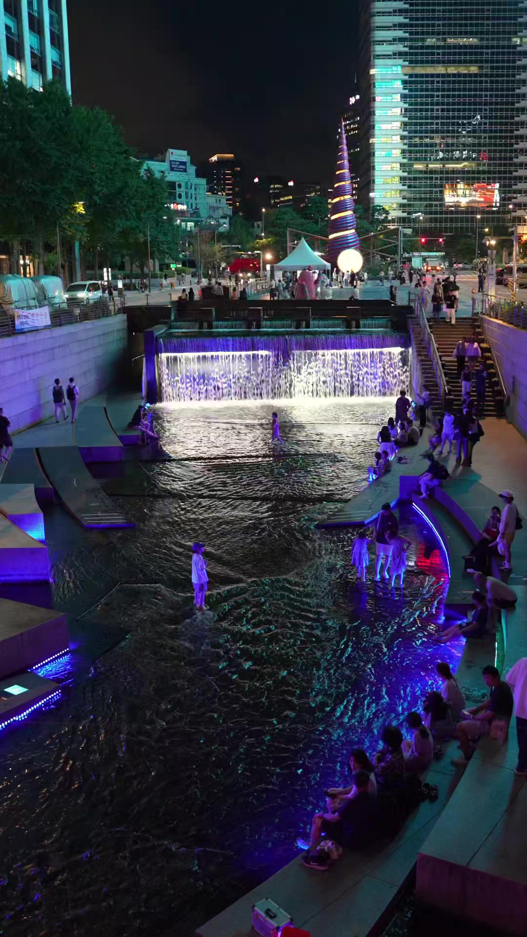 Seoul's Summer Night Retreats: Cheonggyecheon and Hangang