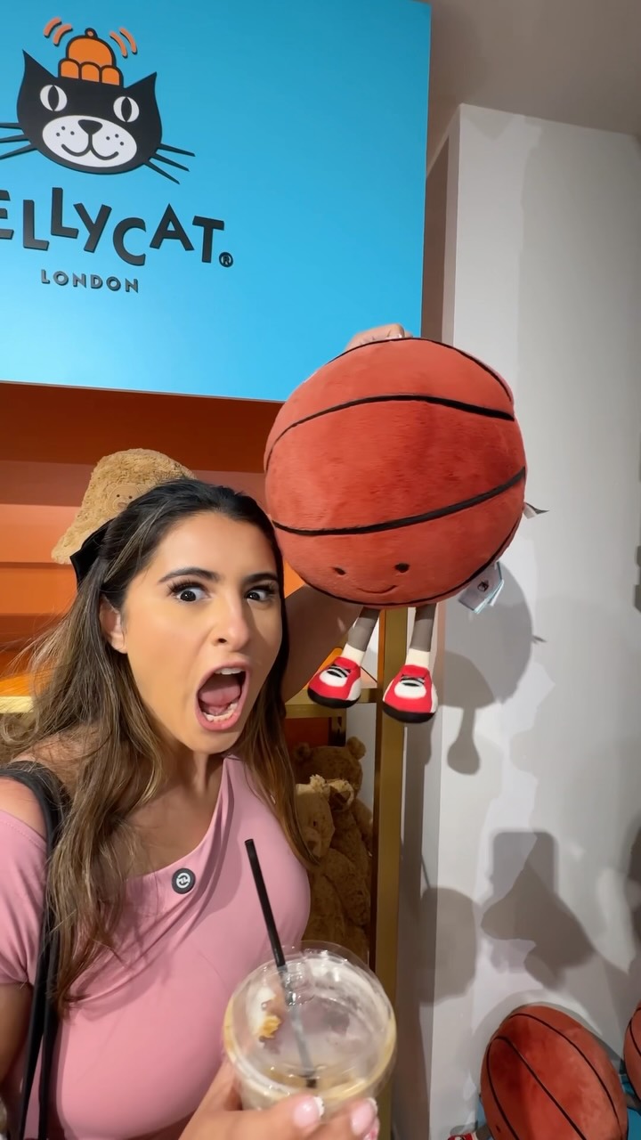 Magical FAO Schwarz Visit and Jellycat Diner's Last Day
