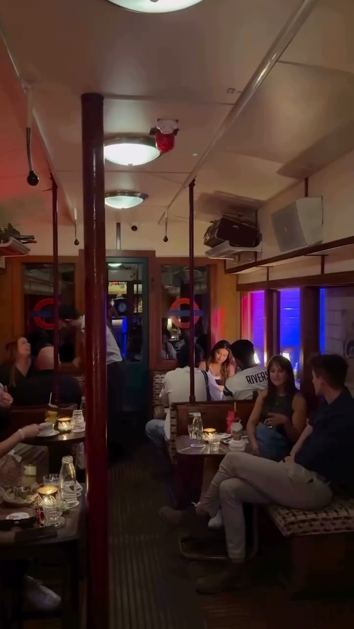 Cahoots Underground: A Unique Speakeasy Experience