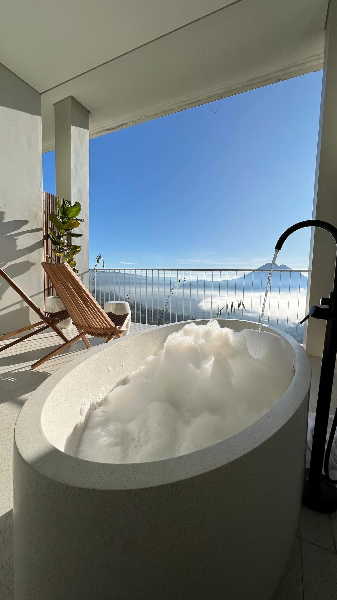 Scenic Bali Stays With Mount Batur Views