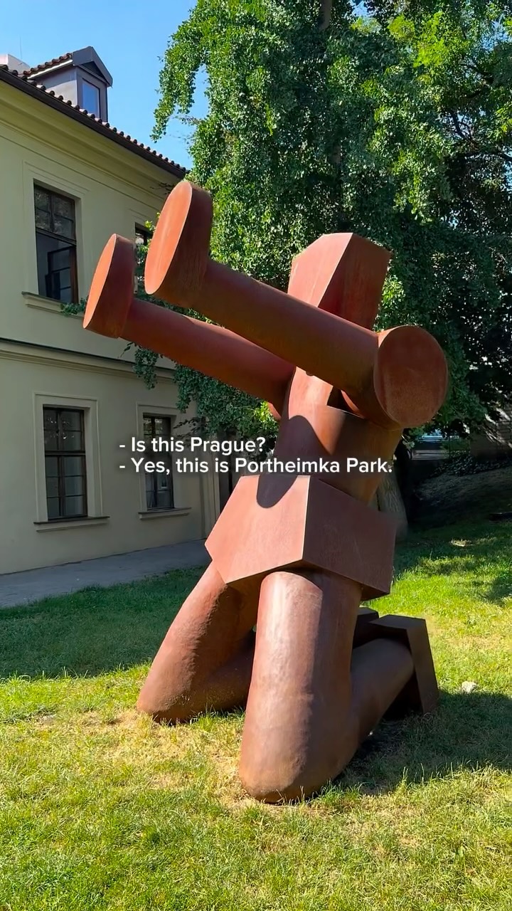Portheimka Park's Sculptures and Green Spaces