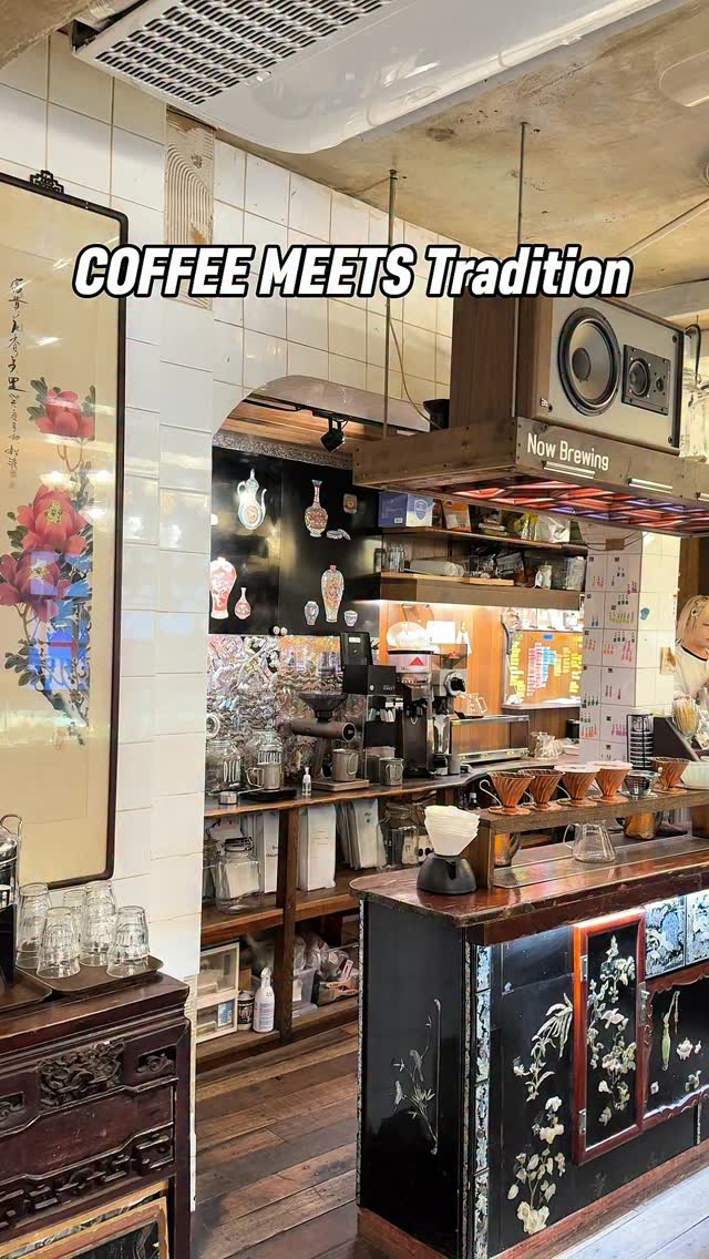Retro Korean Medicine Shop Cafe Serves Unique Teas