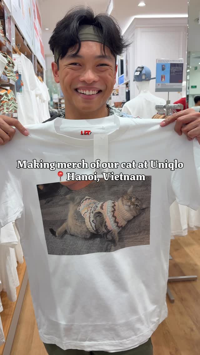 Customized Cat Souvenirs in Hanoi