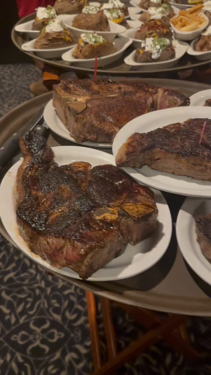 Linda's La Cantina Steakhouse
