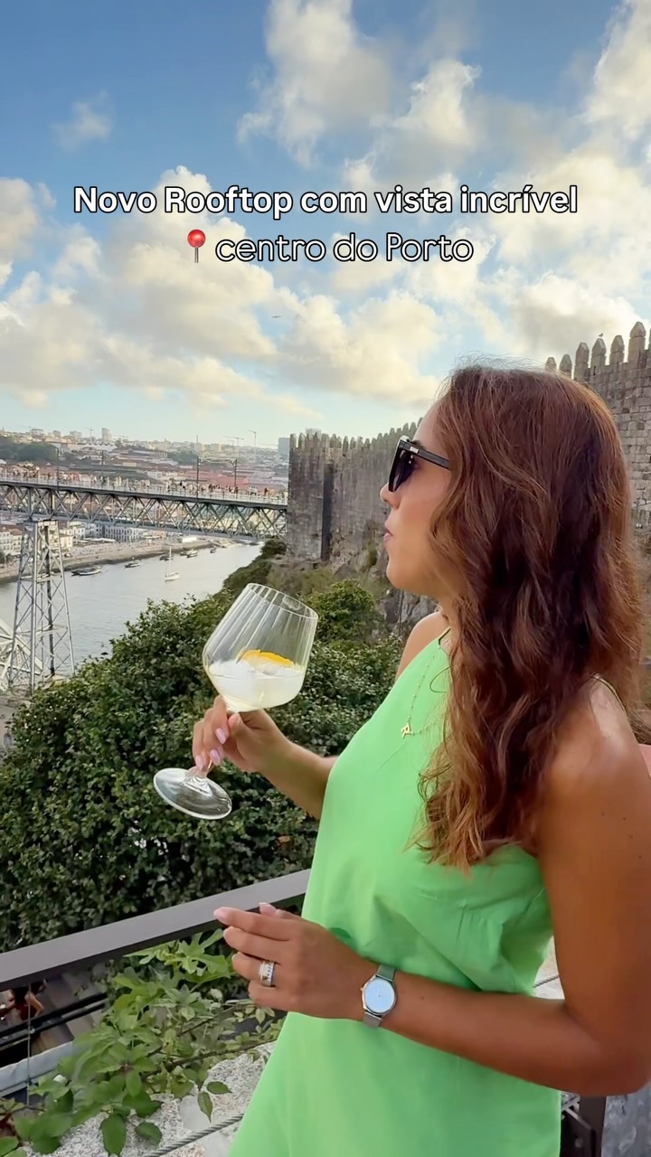 Porto Rooftop Bar Overlooks Dom Luís I Bridge