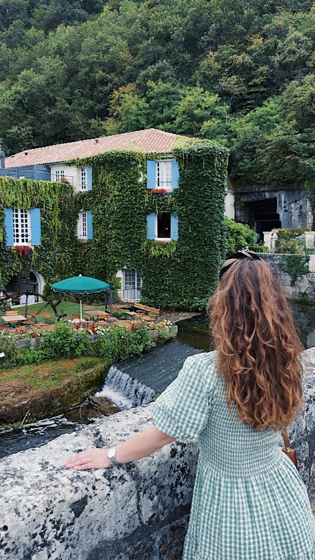 Périgord Region's Gardens, Caves, and Cities