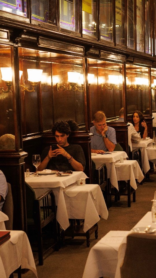 Historic Buenos Aires Bar Offers Titanic-Like Luxury