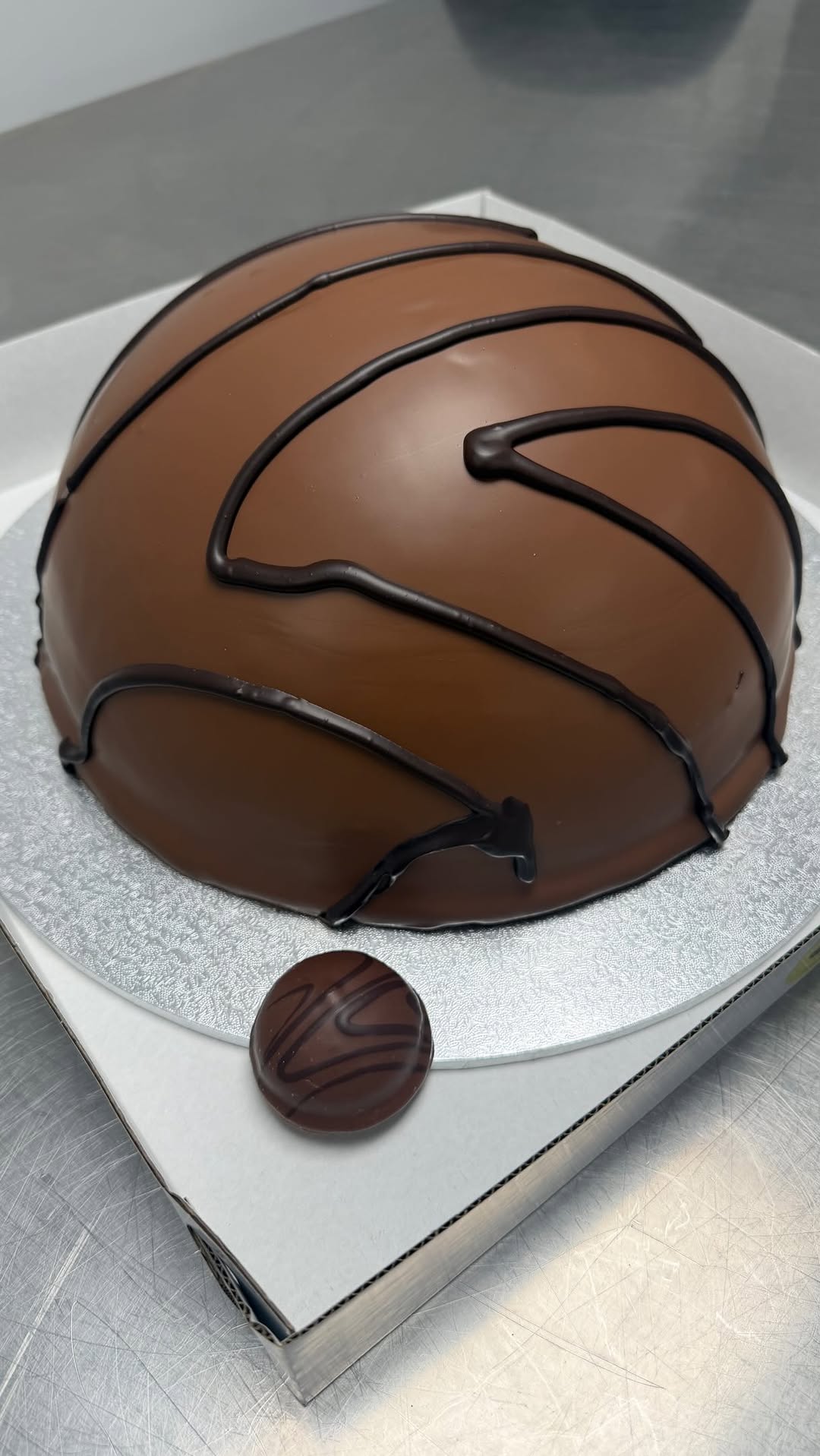 New Zealand's Giant Mallowpuff Dessert