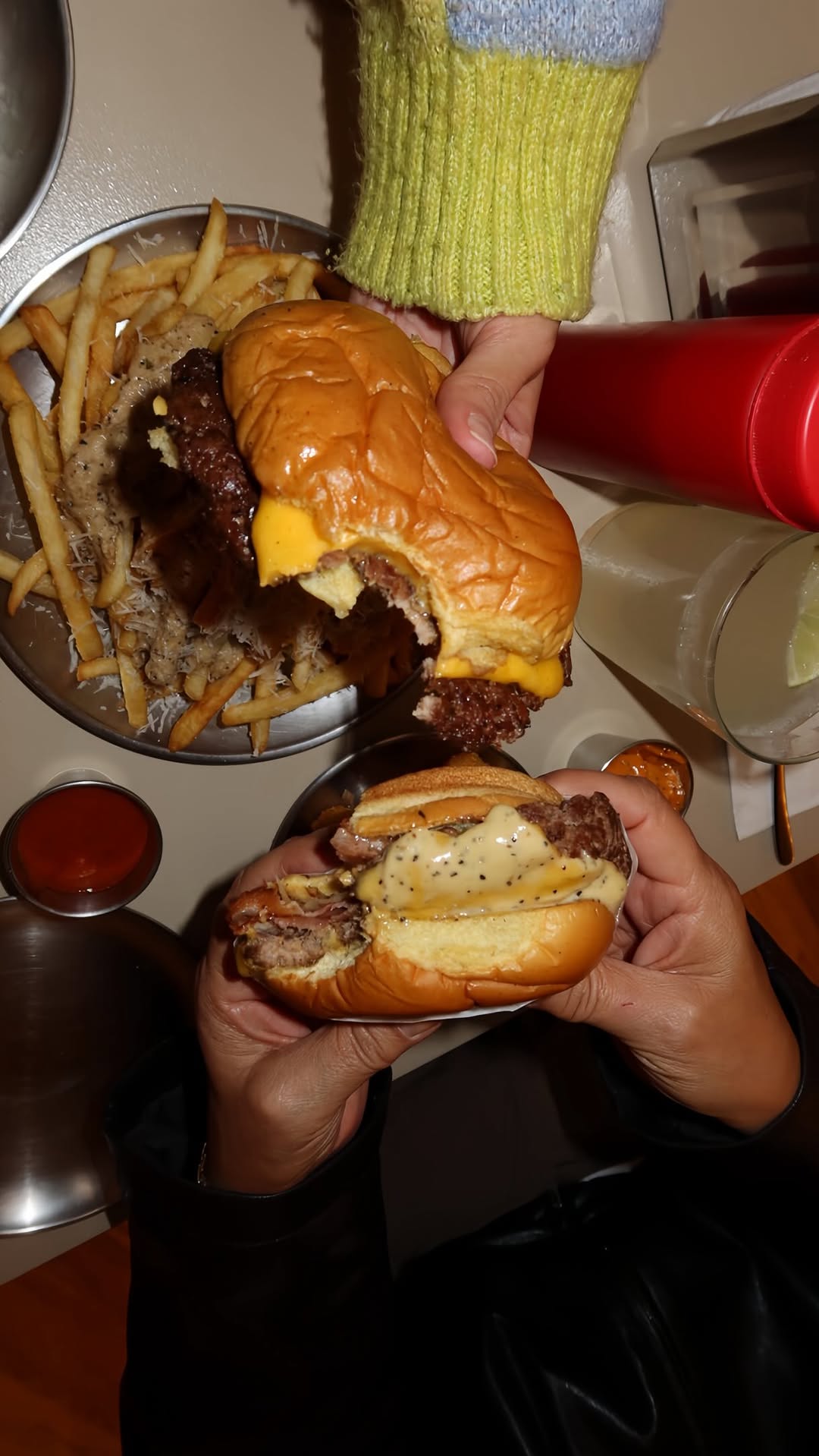 Bobo Burgers Offers Delicious Fare In Condesa
