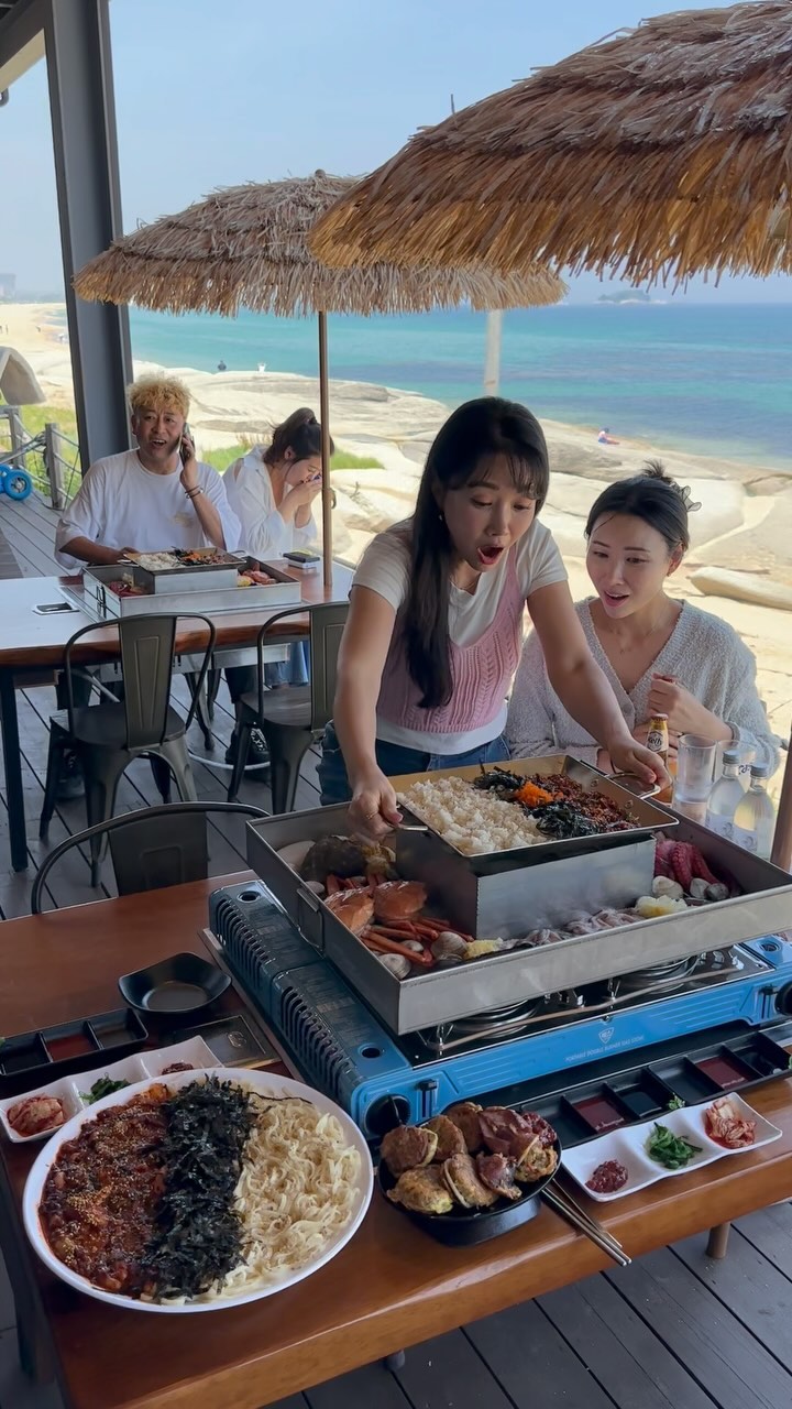 Sokcho Beachfront Dining With Ocean Views