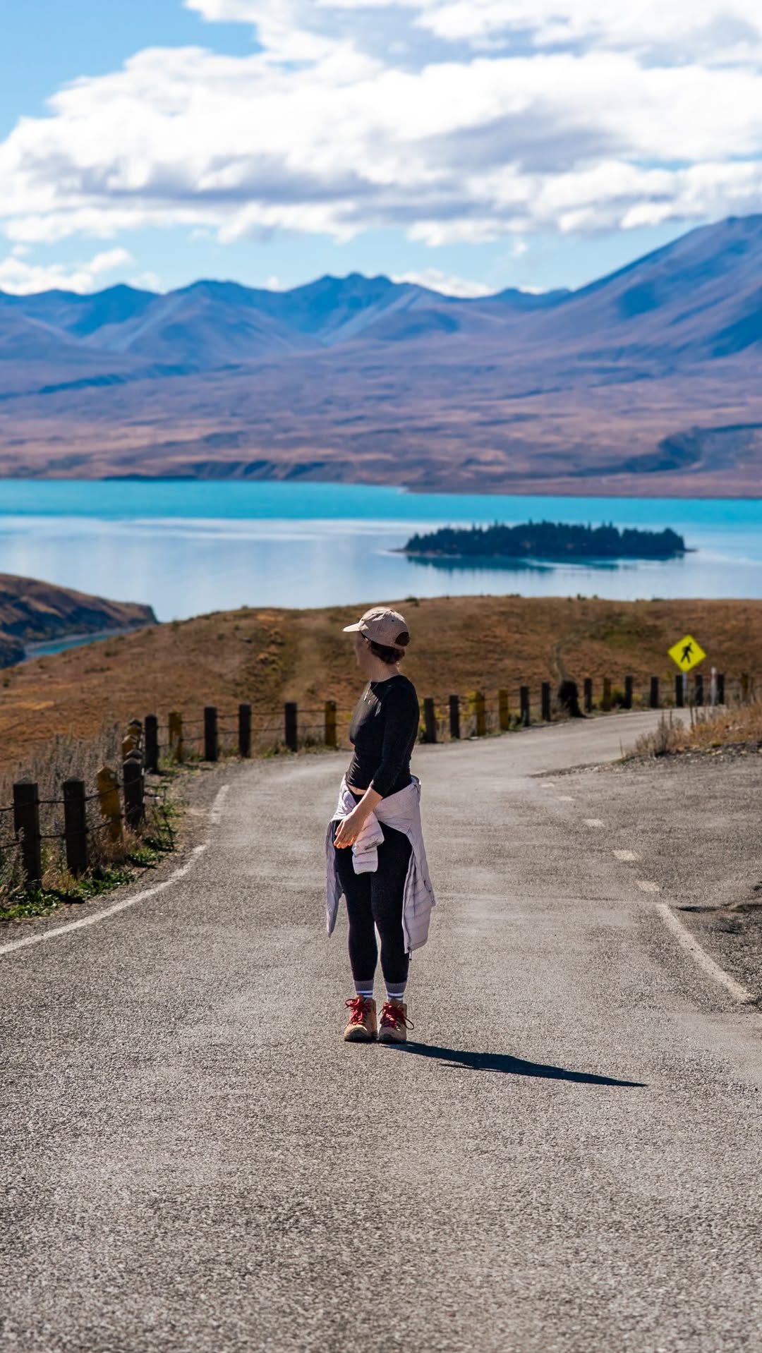 New Zealand Hikes with Stunning Lake and Mountain Views
