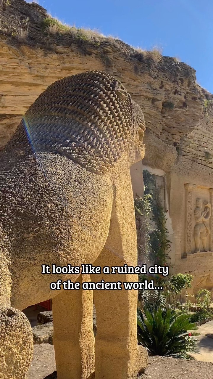 2 Landmarks in Osuna
