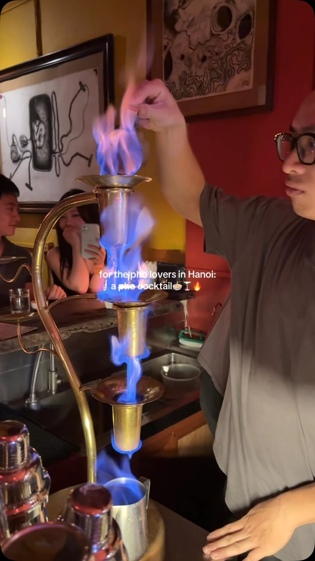 Nê Cocktail Bar Showcases Pho Cocktail