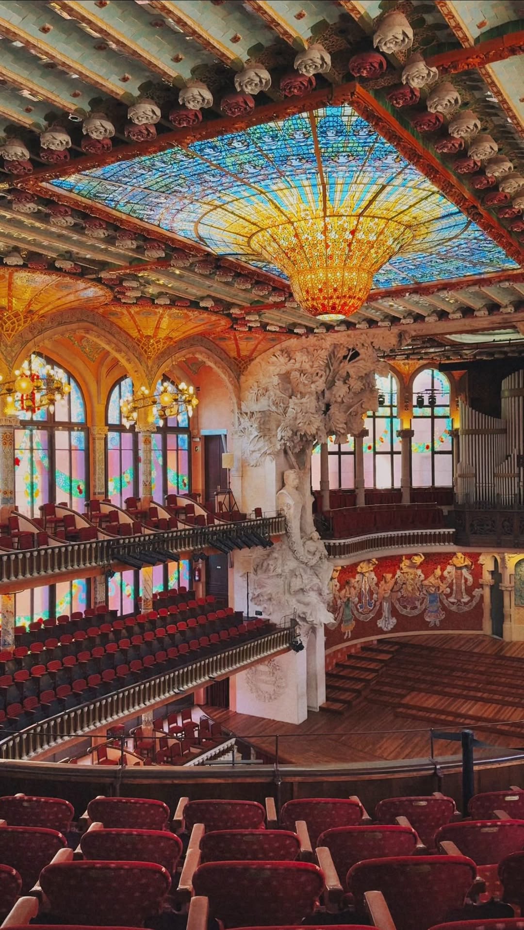 Palau de la Música Catalana: Catalan Modernist Masterpiece