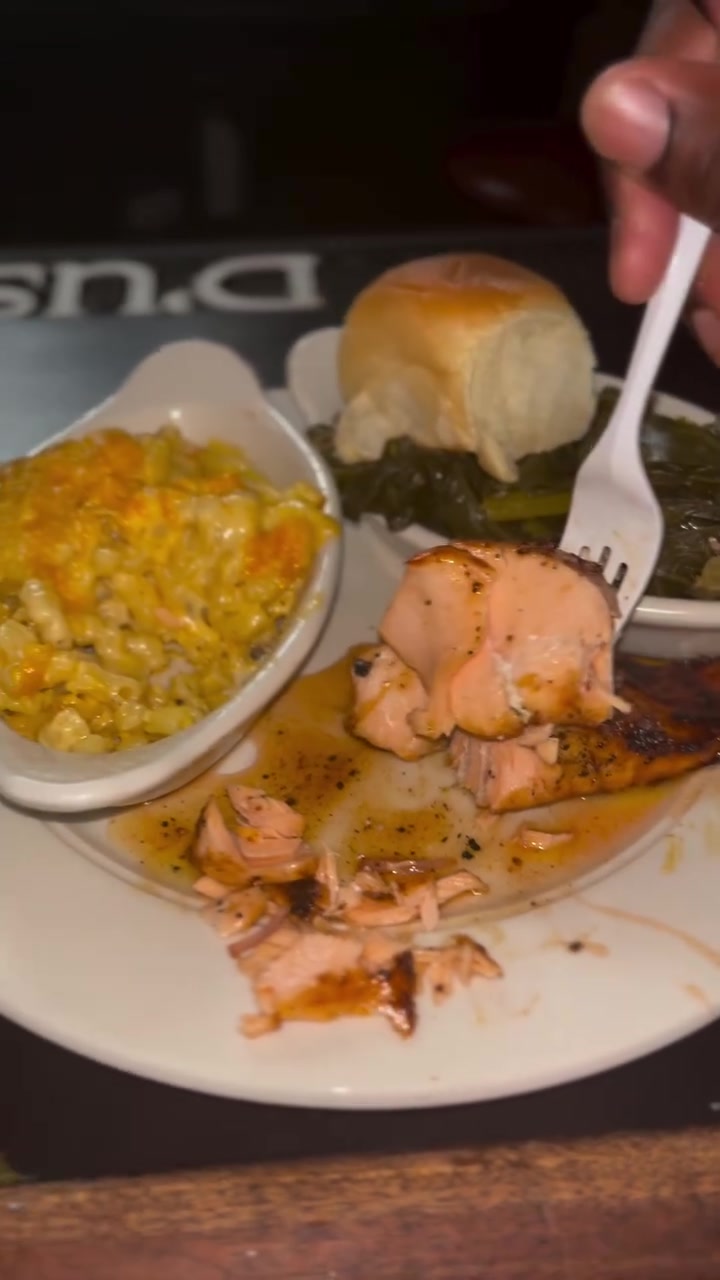 Dsquared Bistro Offers Delicious Soul Food And Cocktails