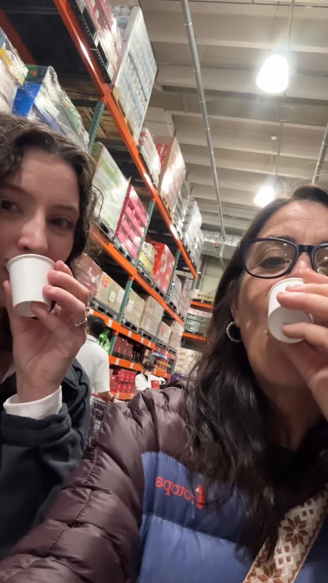 American Tourist Explores Korean Costco