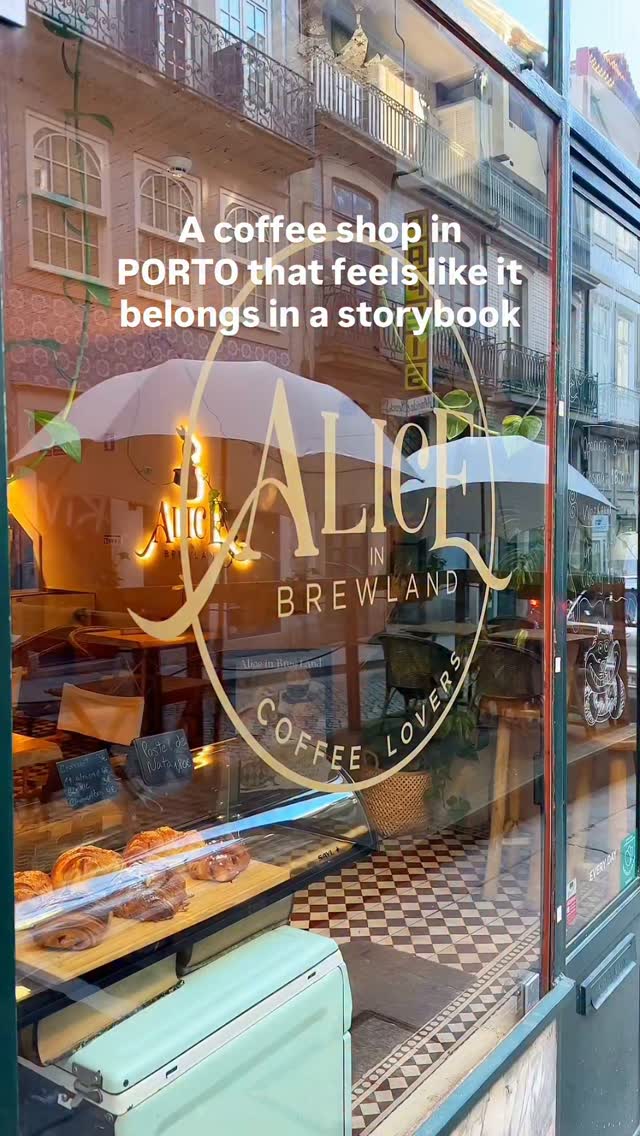 Alice in Brewland: Porto's Magical Brunch Destination